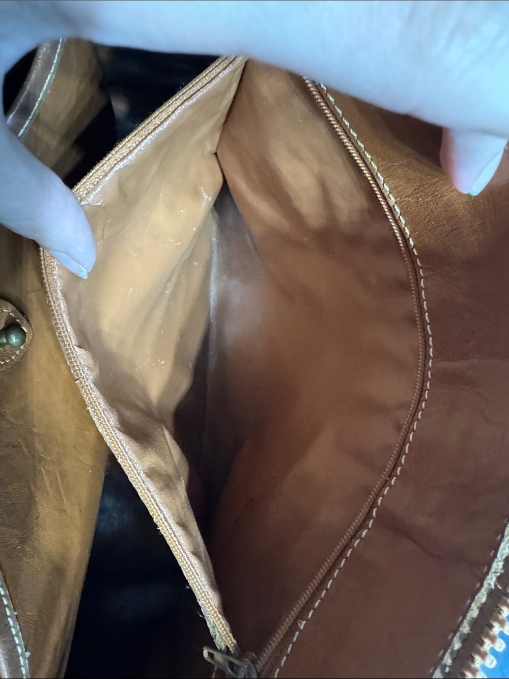Dooney and Bourke White And Tan Purse - Picture 6 of 10